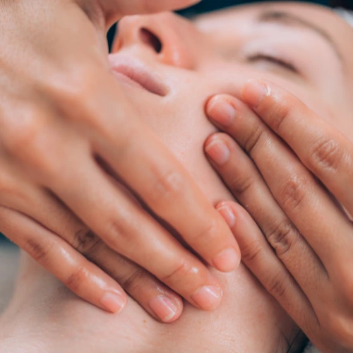 Face Lifting Massage - Image 1